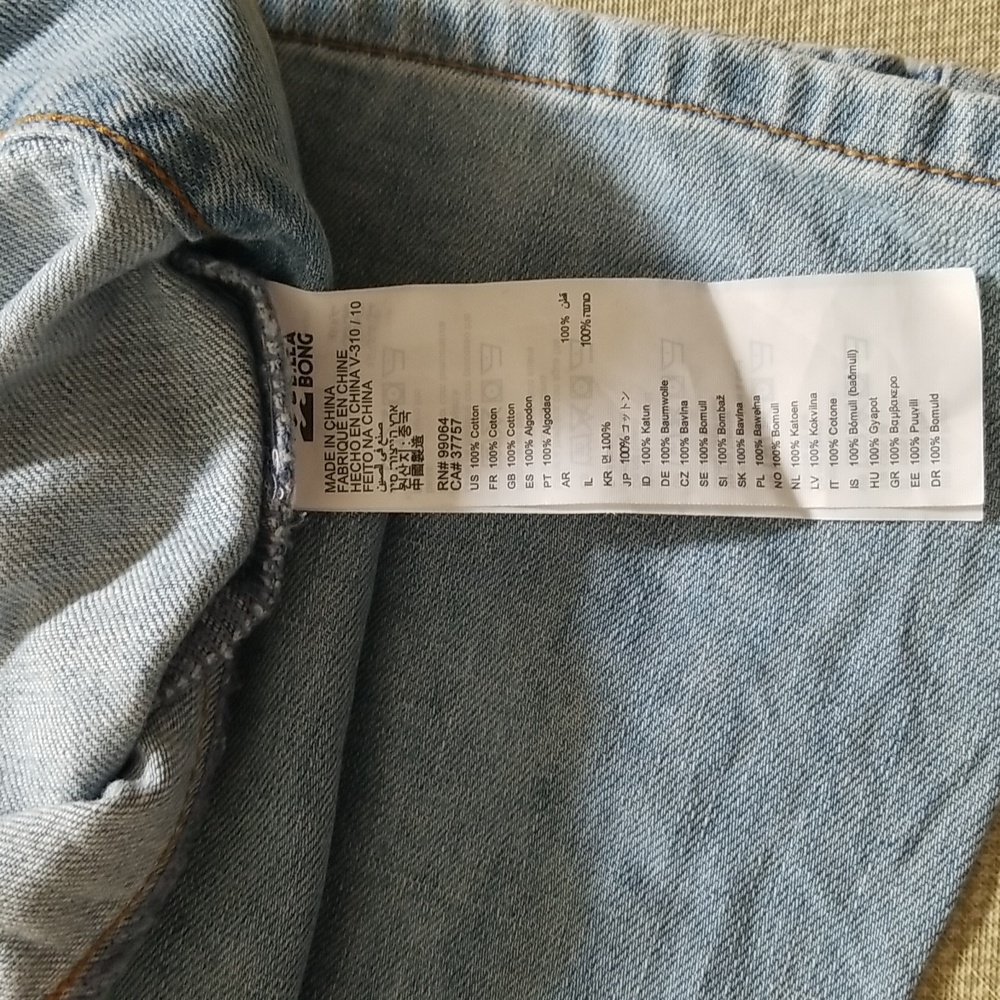 💙 Billabong Bellbottom Jeans 💙 - Picture 6 of 8